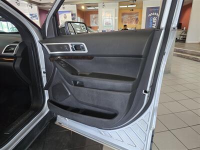 2015 Ford Explorer Limited 4DR SUV 4X4   - Photo 13 - Hamilton, OH 45015