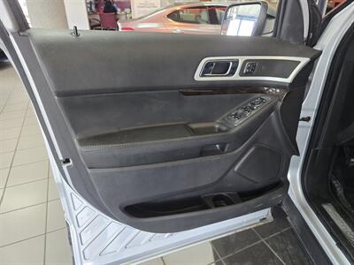 2015 Ford Explorer Limited 4DR SUV 4X4   - Photo 7 - Hamilton, OH 45015