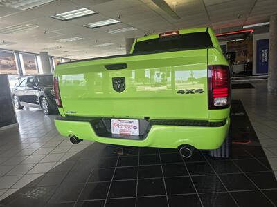 2017 RAM 1500 Sport 4DR CREW CAB 4X4/HEMI   - Photo 5 - Hamilton, OH 45015