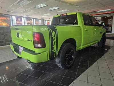 2017 RAM 1500 Sport 4DR CREW CAB 4X4/HEMI   - Photo 4 - Hamilton, OH 45015