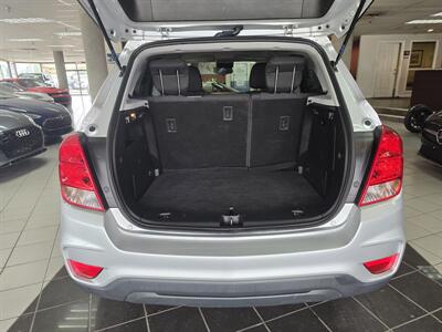 2020 Chevrolet Trax LS   - Photo 24 - Hamilton, OH 45015