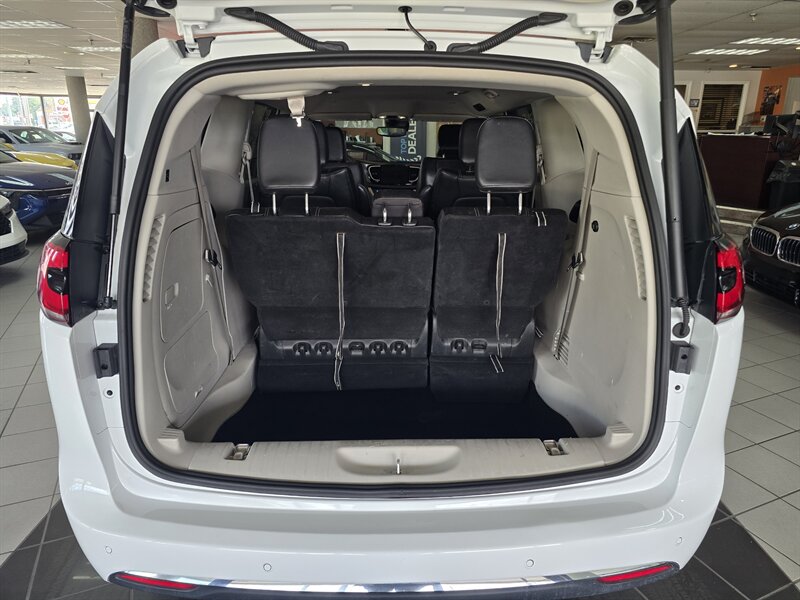 2023 Chrysler Pacifica Plug-In Hybrid Touring L 4DR MINI-VAN /HYBRID - Photo 35 - Hamilton, OH 45015
