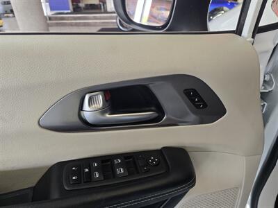 2023 Chrysler Pacifica Plug-In Hybrid Touring L 4DR MINI-VAN /HYBRID - Photo 31 - Hamilton, OH 45015
