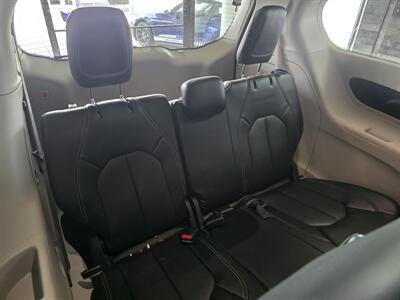 2023 Chrysler Pacifica Plug-In Hybrid Touring L 4DR MINI-VAN /HYBRID - Photo 16 - Hamilton, OH 45015