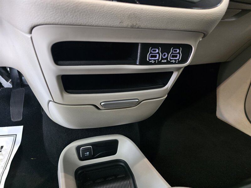 2023 Chrysler Pacifica Plug-In Hybrid Touring L 4DR MINI-VAN /HYBRID - Photo 23 - Hamilton, OH 45015
