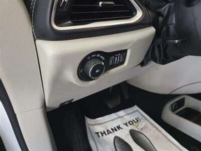 2023 Chrysler Pacifica Plug-In Hybrid Touring L 4DR MINI-VAN /HYBRID - Photo 19 - Hamilton, OH 45015