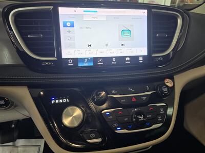 2023 Chrysler Pacifica Plug-In Hybrid Touring L 4DR MINI-VAN /HYBRID - Photo 26 - Hamilton, OH 45015