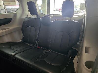 2023 Chrysler Pacifica Plug-In Hybrid Touring L 4DR MINI-VAN /HYBRID - Photo 11 - Hamilton, OH 45015