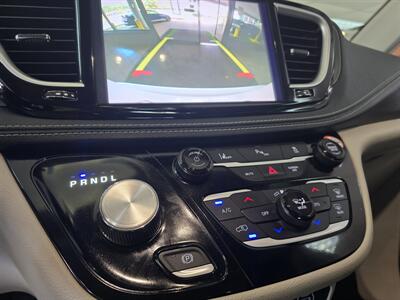 2023 Chrysler Pacifica Plug-In Hybrid Touring L 4DR MINI-VAN /HYBRID - Photo 25 - Hamilton, OH 45015