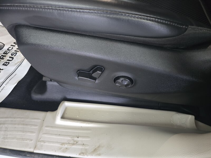 2023 Chrysler Pacifica Plug-In Hybrid Touring L 4DR MINI-VAN /HYBRID - Photo 32 - Hamilton, OH 45015