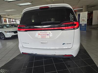 2023 Chrysler Pacifica Plug-In Hybrid Touring L 4DR MINI-VAN /HYBRID - Photo 5 - Hamilton, OH 45015