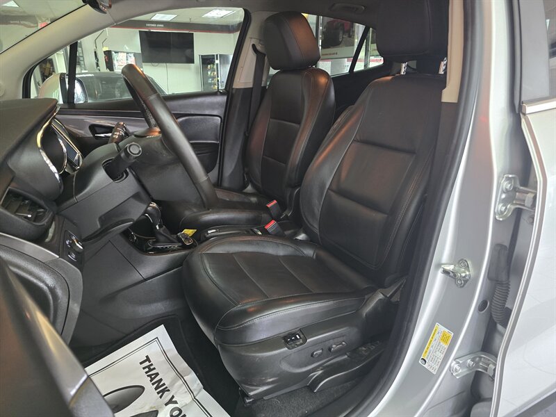 2017 Buick Encore Essence4DR CROSSOVER AWD - Photo 8 - Hamilton, OH 45015