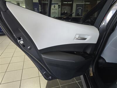 2021 Toyota Corolla SE 4DR HATCHBACK CVT   - Photo 10 - Hamilton, OH 45015