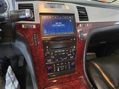 2010 Cadillac Escalade ESV Luxury Collection 4DR SUV AWD   - Photo 26 - Hamilton, OH 45015