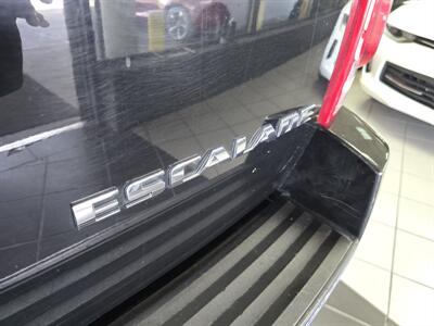 2010 Cadillac Escalade ESV Luxury Collection 4DR SUV AWD   - Photo 35 - Hamilton, OH 45015