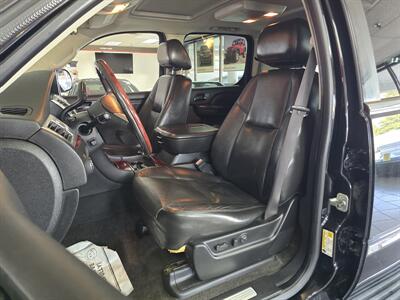 2010 Cadillac Escalade ESV Luxury Collection 4DR SUV AWD   - Photo 9 - Hamilton, OH 45015