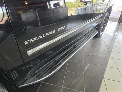 2010 Cadillac Escalade ESV Luxury Collection 4DR SUV AWD   - Photo 33 - Hamilton, OH 45015