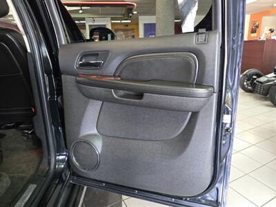 2010 Cadillac Escalade ESV Luxury Collection 4DR SUV AWD   - Photo 18 - Hamilton, OH 45015