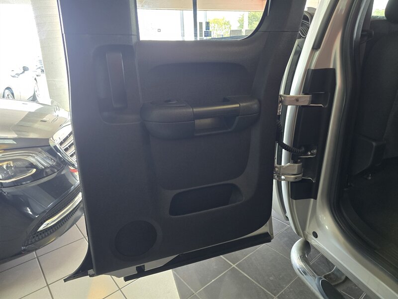 2013 Chevrolet Silverado 1500 LT 4DR EXTENDED CAB - Photo 15 - Hamilton, OH 45015