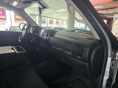 2013 Chevrolet Silverado 1500 LT 4DR EXTENDED CAB - Photo 13 - Hamilton, OH 45015