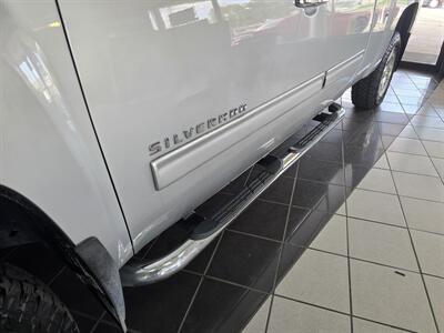 2013 Chevrolet Silverado 1500 LT 4DR EXTENDED CAB - Photo 25 - Hamilton, OH 45015