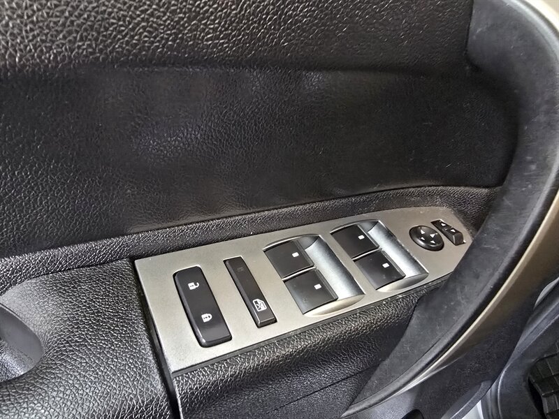 2013 Chevrolet Silverado 1500 LT 4DR EXTENDED CAB - Photo 17 - Hamilton, OH 45015