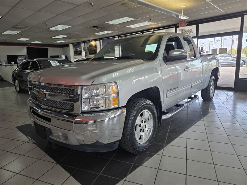 2013 Chevrolet Silverado 1500 LT 4DR EXTENDED CAB   - Photo 1 - Hamilton, OH 45015