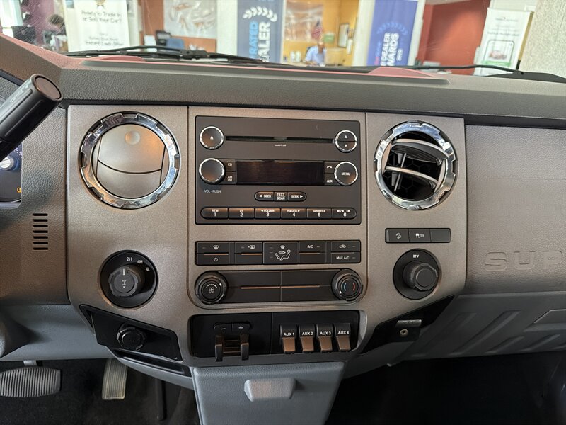 2012 Ford F-250 XLT - Photo 14 - Hamilton, OH 45015