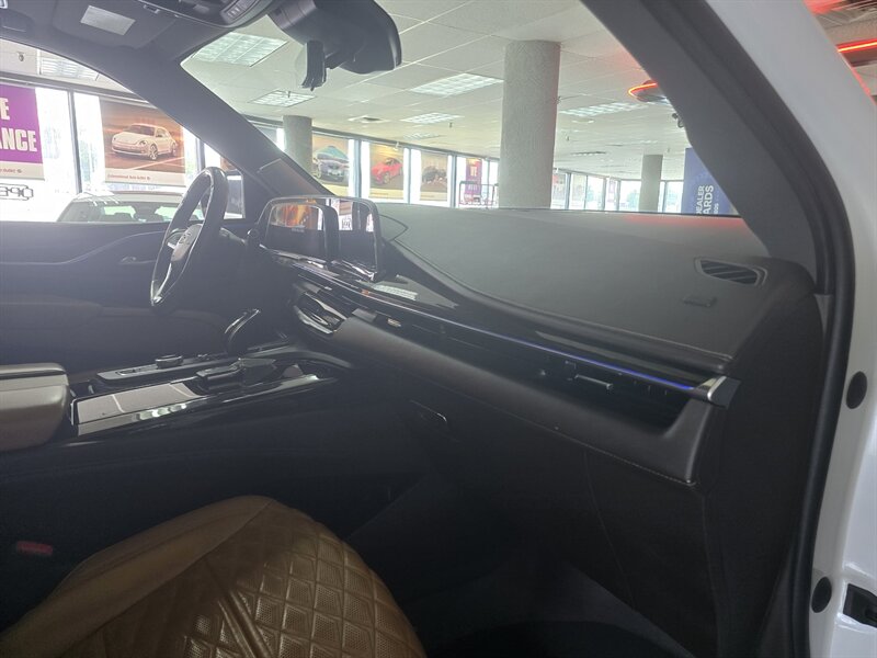 2022 Cadillac Escalade Sport - Photo 17 - Hamilton, OH 45015