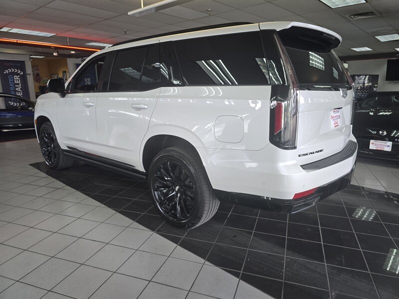 2022 Cadillac Escalade Sport - Photo 6 - Hamilton, OH 45015