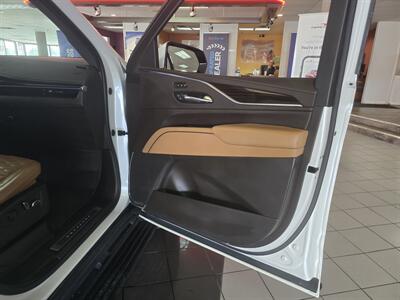 2022 Cadillac Escalade Sport - Photo 16 - Hamilton, OH 45015