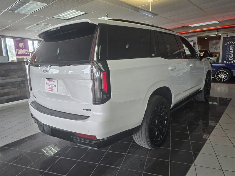 2022 Cadillac Escalade Sport - Photo 4 - Hamilton, OH 45015