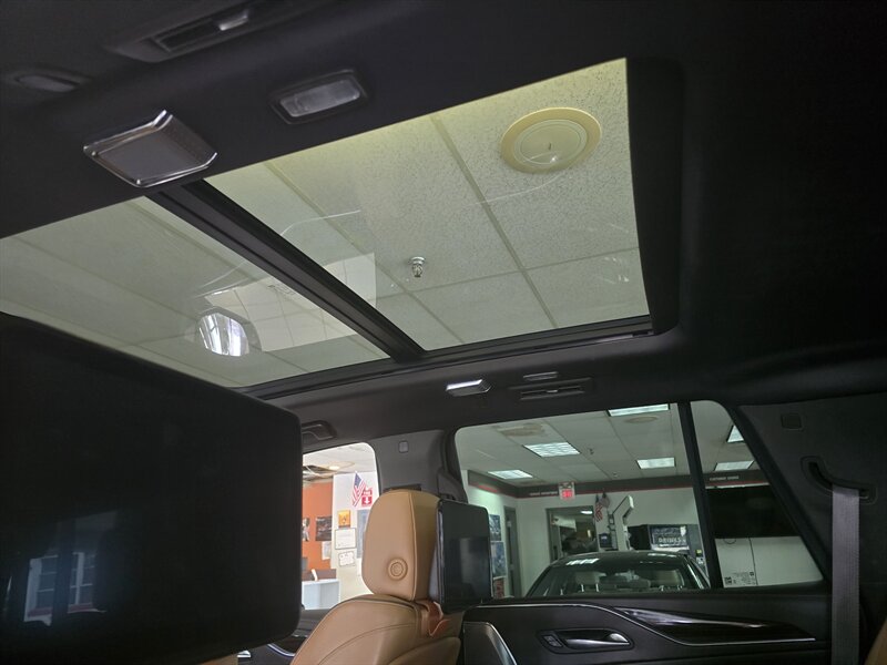2022 Cadillac Escalade Sport - Photo 15 - Hamilton, OH 45015