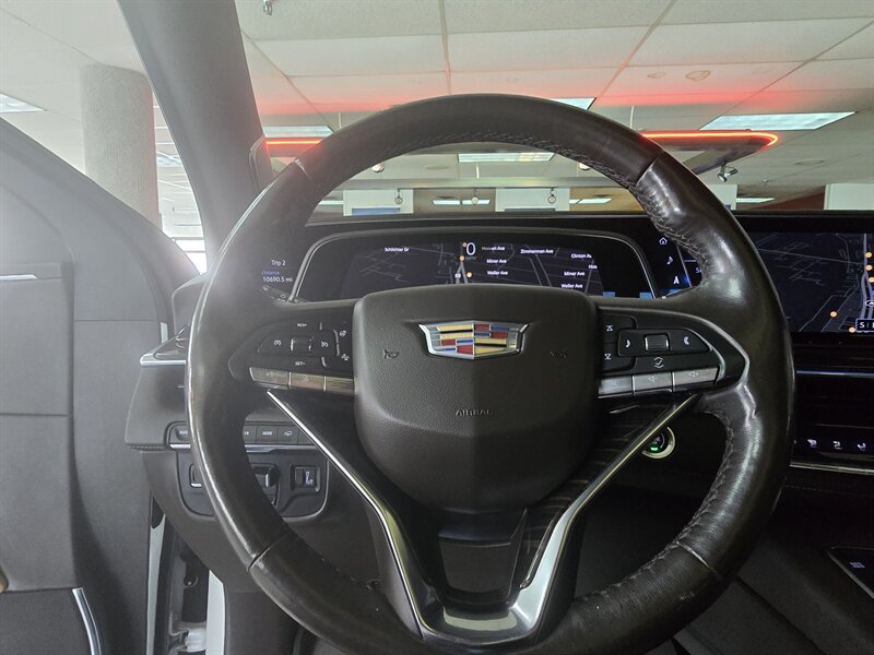 2022 Cadillac Escalade Sport - Photo 37 - Hamilton, OH 45015