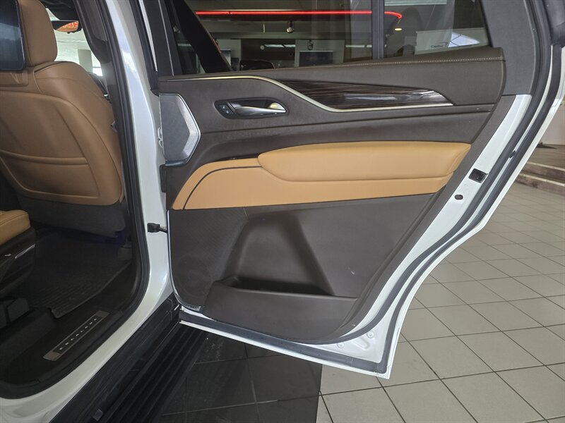 2022 Cadillac Escalade Sport - Photo 19 - Hamilton, OH 45015