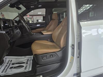 2022 Cadillac Escalade Sport - Photo 9 - Hamilton, OH 45015