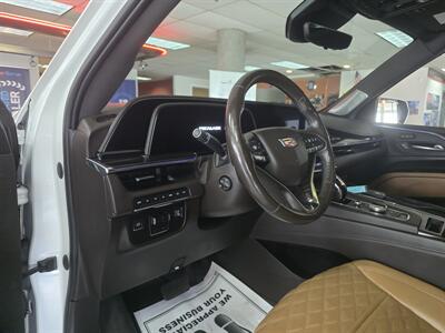 2022 Cadillac Escalade Sport - Photo 8 - Hamilton, OH 45015