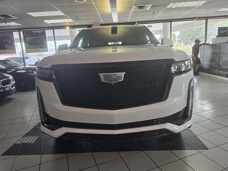2022 Cadillac Escalade Sport - Photo 2 - Hamilton, OH 45015