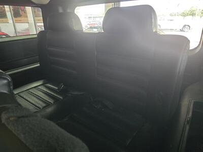 2005 Hummer H2   - Photo 12 - Hamilton, OH 45015