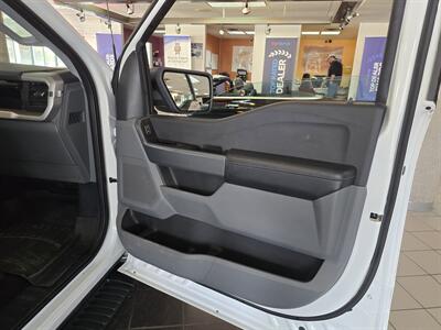 2022 Ford F-150 XLT SUPER CREW 4X4   - Photo 11 - Hamilton, OH 45015