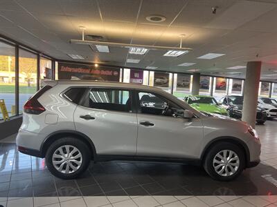 2019 Nissan Rogue S   - Photo 5 - Hamilton, OH 45015