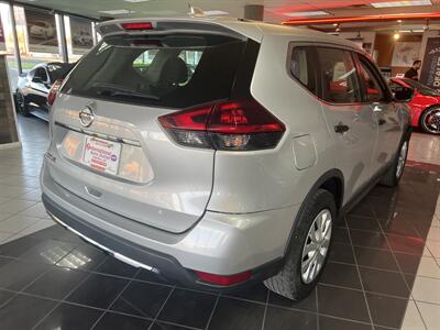 2019 Nissan Rogue S   - Photo 6 - Hamilton, OH 45015