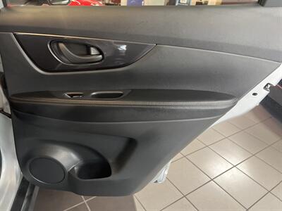 2019 Nissan Rogue S   - Photo 23 - Hamilton, OH 45015