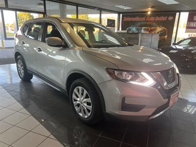 2019 Nissan Rogue S   - Photo 4 - Hamilton, OH 45015