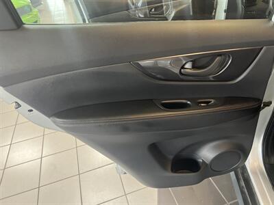 2019 Nissan Rogue S   - Photo 21 - Hamilton, OH 45015