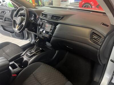 2019 Nissan Rogue S   - Photo 27 - Hamilton, OH 45015