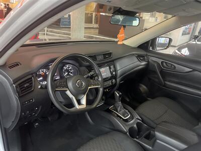 2019 Nissan Rogue S   - Photo 11 - Hamilton, OH 45015