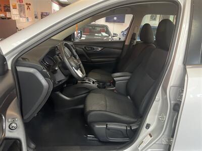 2019 Nissan Rogue S   - Photo 9 - Hamilton, OH 45015