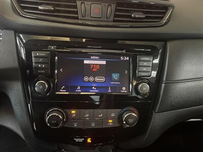 2019 Nissan Rogue S   - Photo 16 - Hamilton, OH 45015