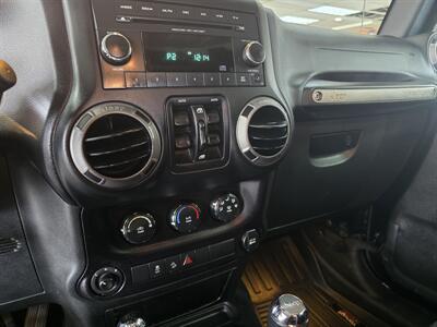 2015 Jeep Wrangler Sport 4DR SUV 4X4   - Photo 24 - Hamilton, OH 45015